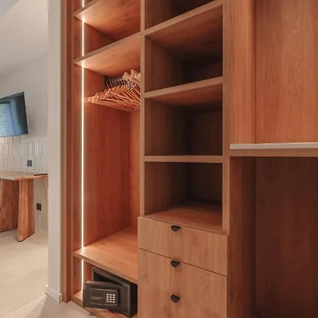 Campoblu 公寓式酒店 *